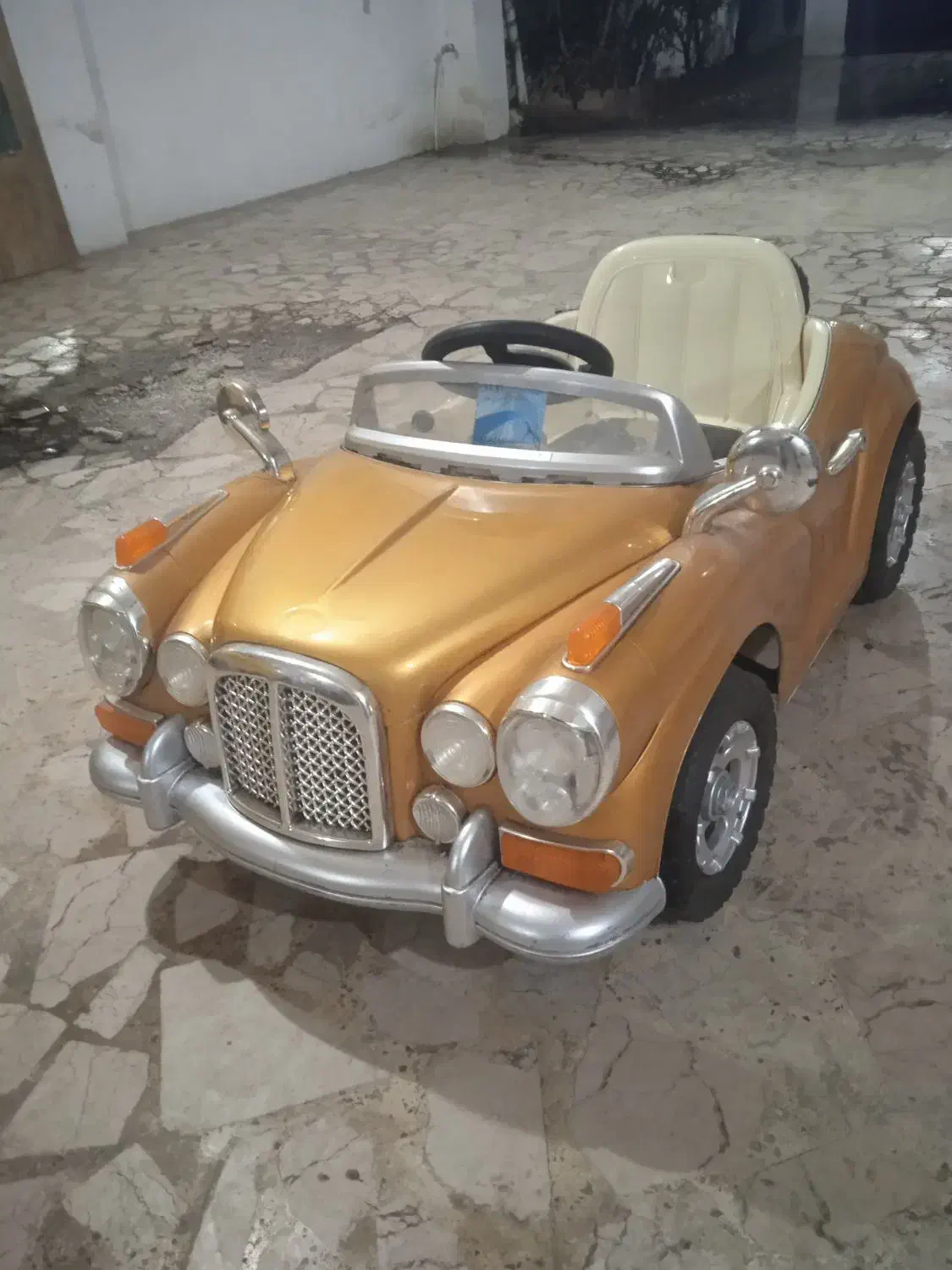 ماشین شارژی|اسباب‌بازی بچه|صومعه‌سرا, |دیوار