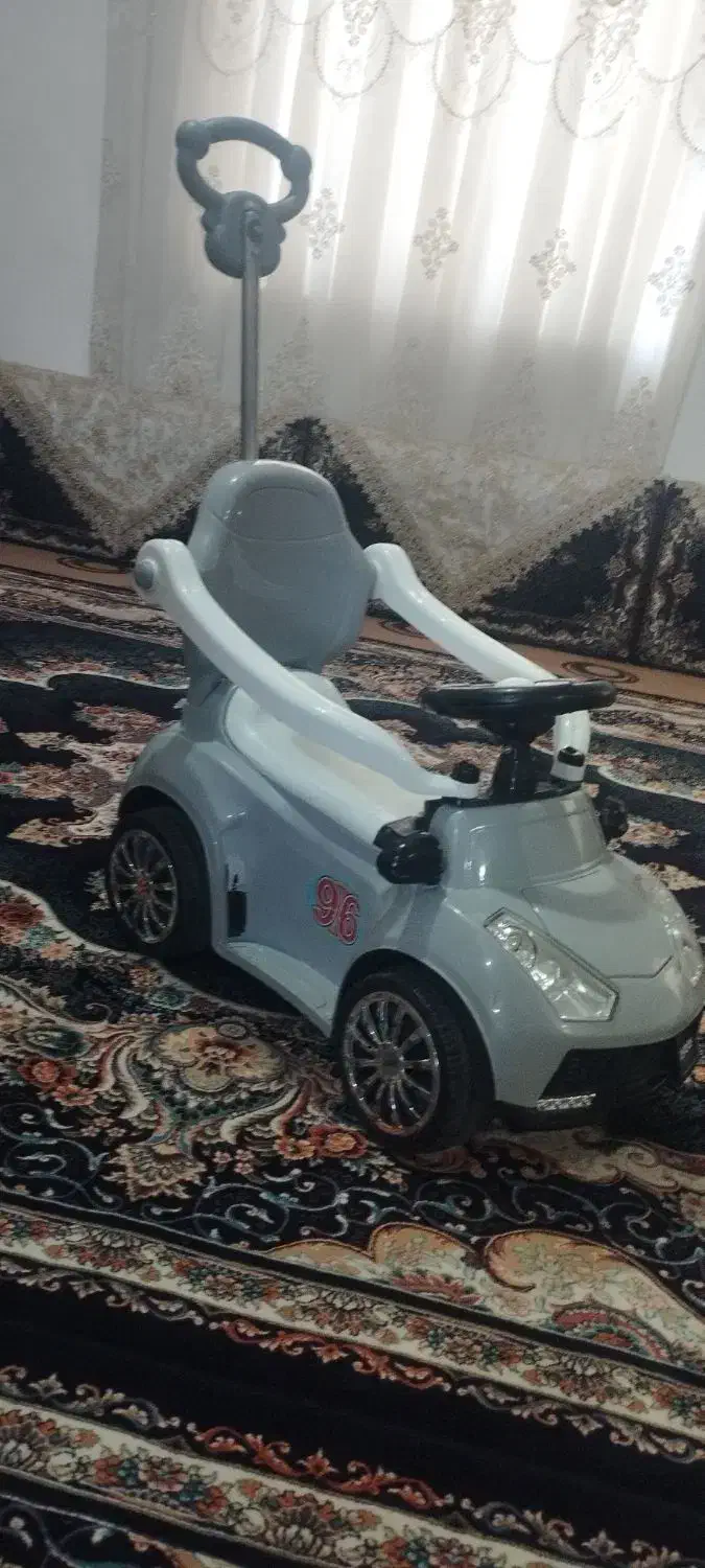 ماشین و سه چرخه کودک سالم بدون شکستگی|کالسکه و لوازم جانبی|لالجین, |دیوار