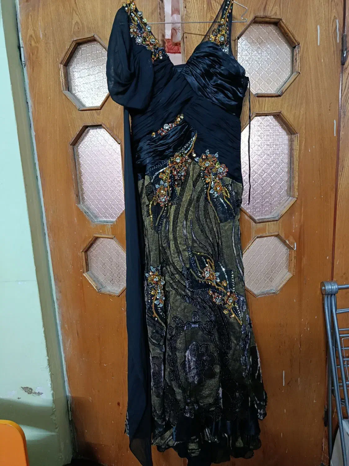 لباس مجلسی|لباس|ورامین, ورامین|دیوار