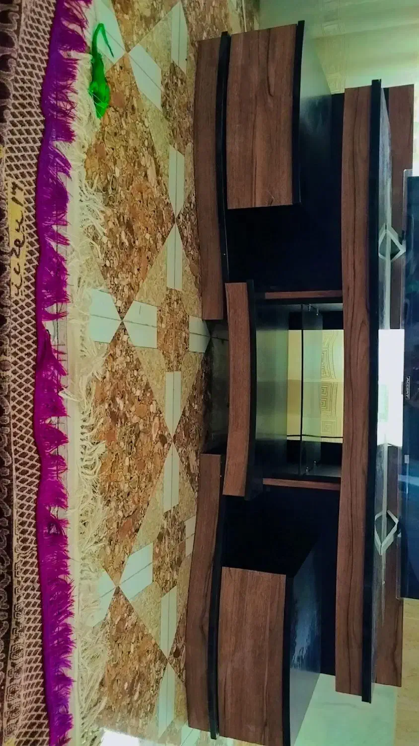 یک عدد ویترین ومیزتلویزیون|بوفه، ویترین، کنسول|شهرضا, |دیوار