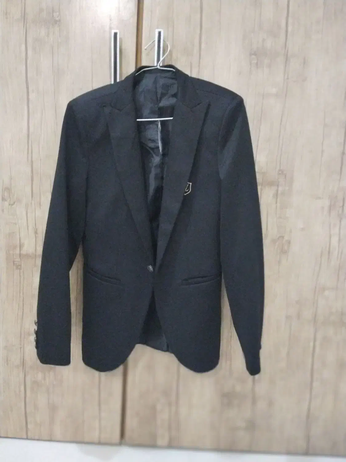 کت مجلسی|لباس|رشت, احمد گوراب|دیوار