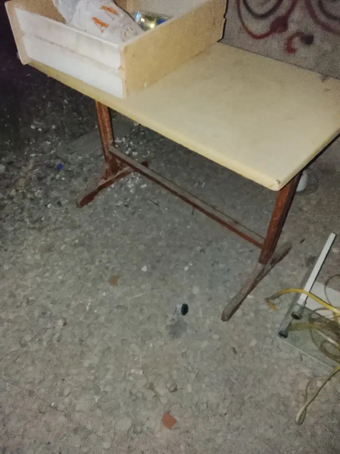 ویترین ومیز|حراج|مزرعه کتول, |دیوار