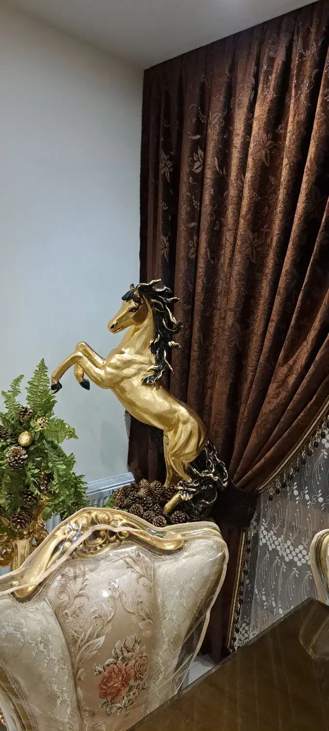 مجسمهای ورق طلا|مجسمه، تندیس، ماکت|هشتگرد, فاز ۷ مهستان|دیوار