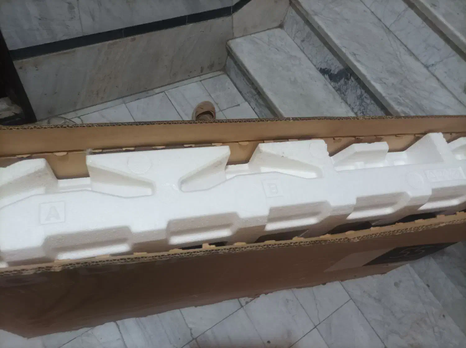 کارتن تلویزیون ال جی|تلویزیون و پروژکتور|چهاردانگه (تهران), |دیوار