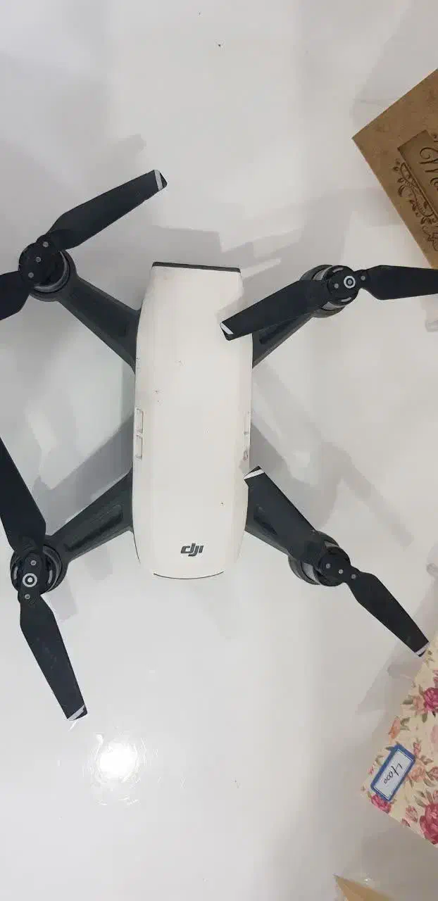 اسپارک سفید|دوربین عکاسی و فیلمبرداری|بیرجند, |دیوار