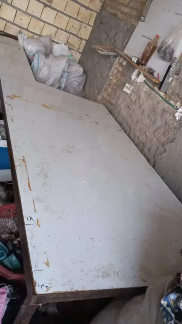 میز کار تمیز و سالم بسیار کم کارکرد|دفتر کار|یزد, |دیوار