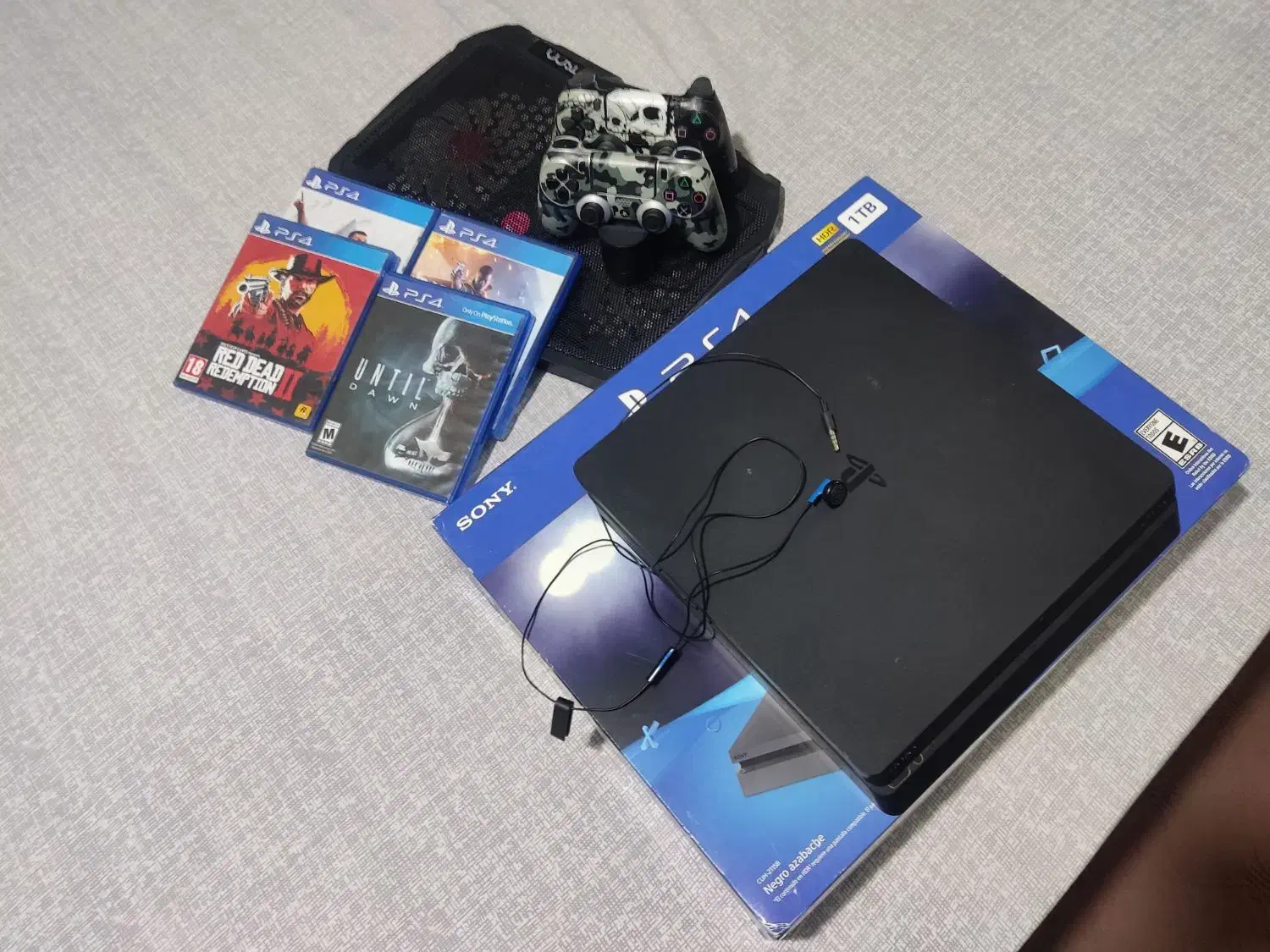 PS4 Slim یک ترا|کنسول، بازی ویدئویی و آنلاین|دماوند, گیلاوند|دیوار