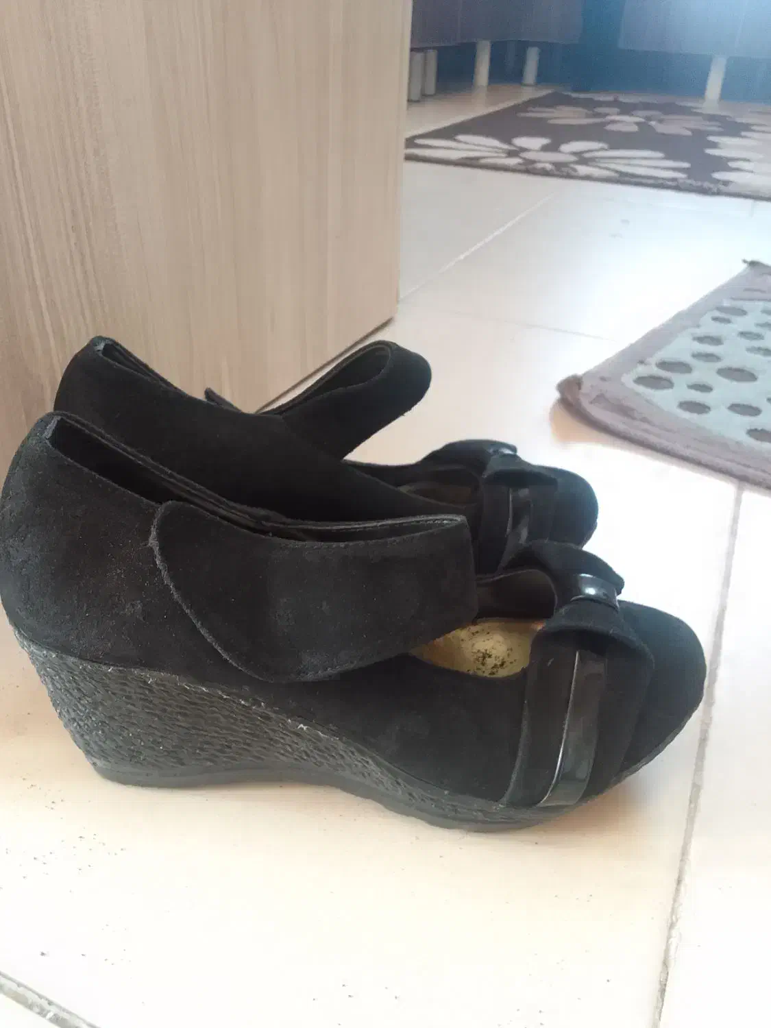 تعدادی کفش در حد نو|کیف، کفش، کمربند|محلات, |دیوار