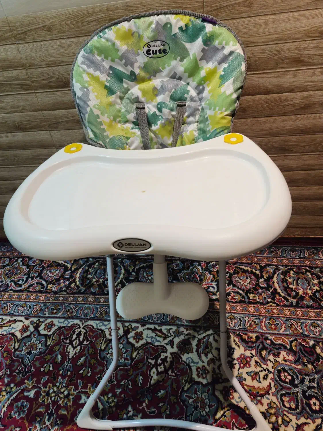 صندلی غذای کودک دلیجان|اسباب و اثاث بچه|خمینیشهر, |دیوار