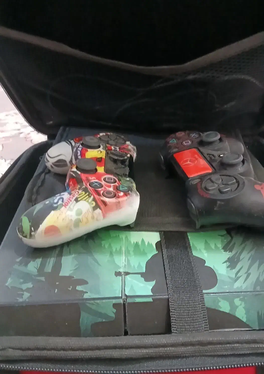 پلی 4 فت با چندتا بازی و دو دسته اصلی و کیف مخصوص|کنسول، بازی ویدئویی و آنلاین|رامشیر, |دیوار