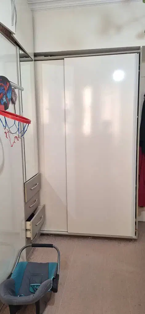 63مترطبقه1پارکینگ1خوابه آسانسور خ حیدری ک درختی