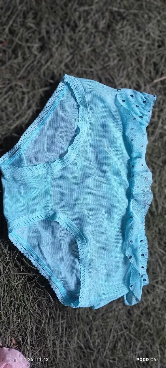 چندتا. شورت. سوتین|لباس|رشت, حمیدیان|دیوار