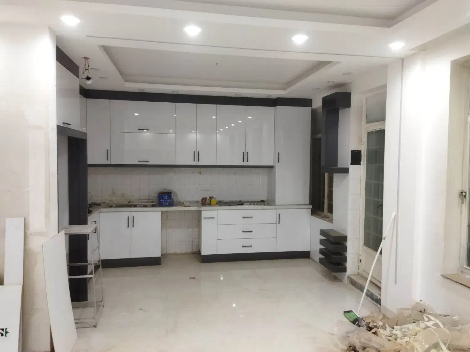 خدمات نصب و تعمیر لوازم ام دی اف mdf و نصب قرنیز|خدمات پیشه و مهارت|اردبیل, |دیوار