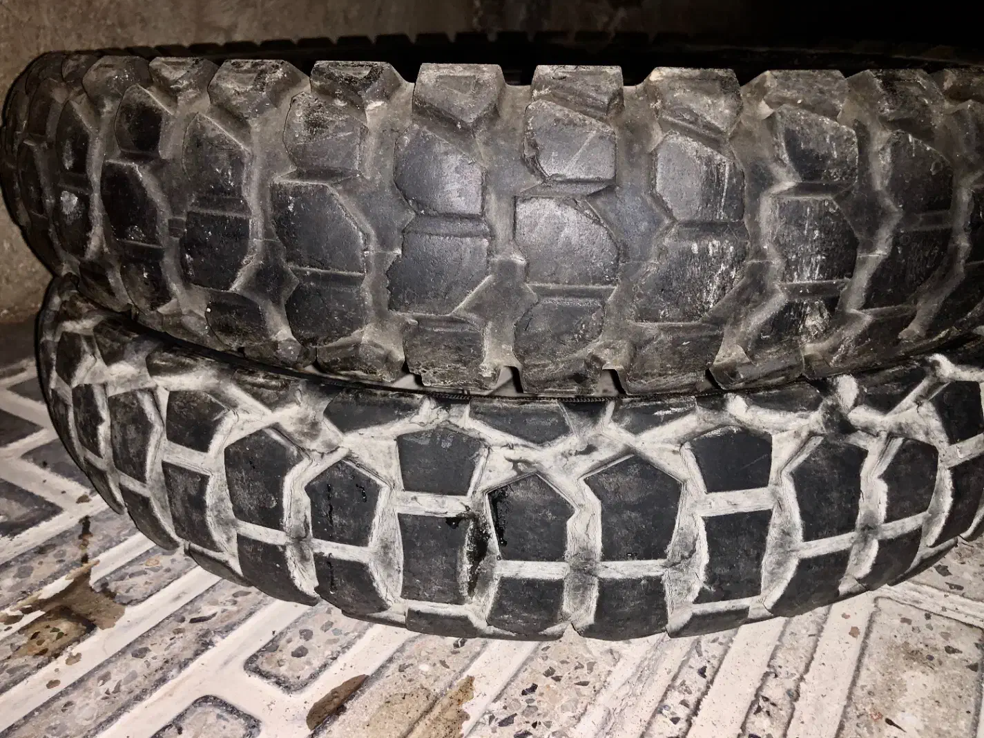 لاستیک تریل|قطعات یدکی و لوازم جانبی|ملکشاهی, |دیوار