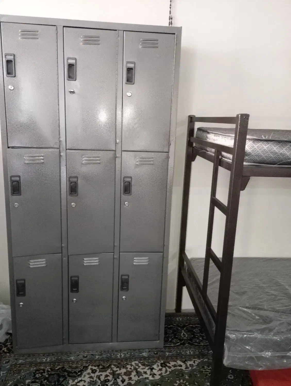 خوابگاه مردانه ویژه افراد عادی و دانشجویان|اجارهٔ کوتاهمدت آپارتمان و سوئیت|کرج, باغستان|دیوار