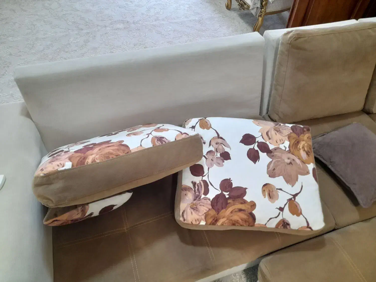 مبل  راحتی|مبلمان خانگی و میز عسلی|آشخانه, |دیوار