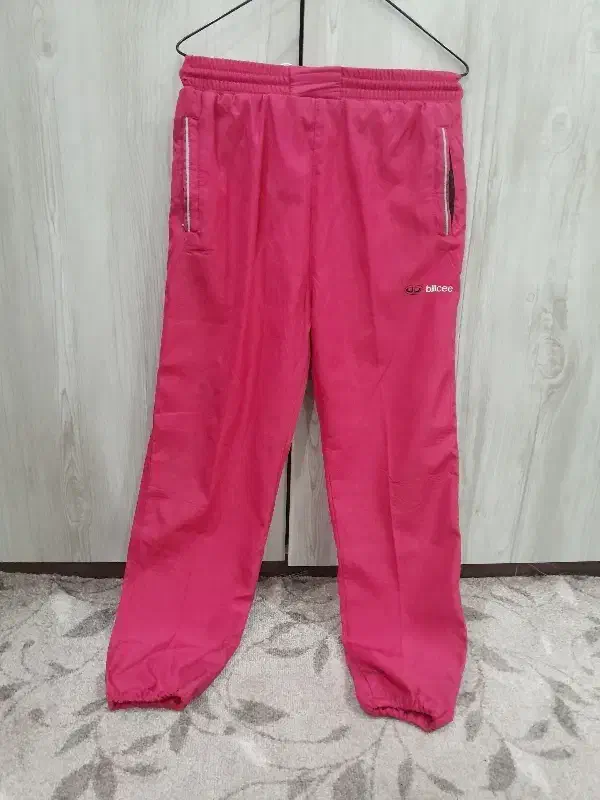 لباس ورزشی|لباس|گلبهار, شهر جدید گلبهار|دیوار