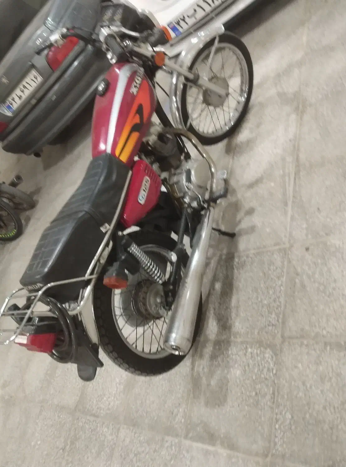 رایکا95|موتورسیکلت|قم, قلعه کامکار|دیوار