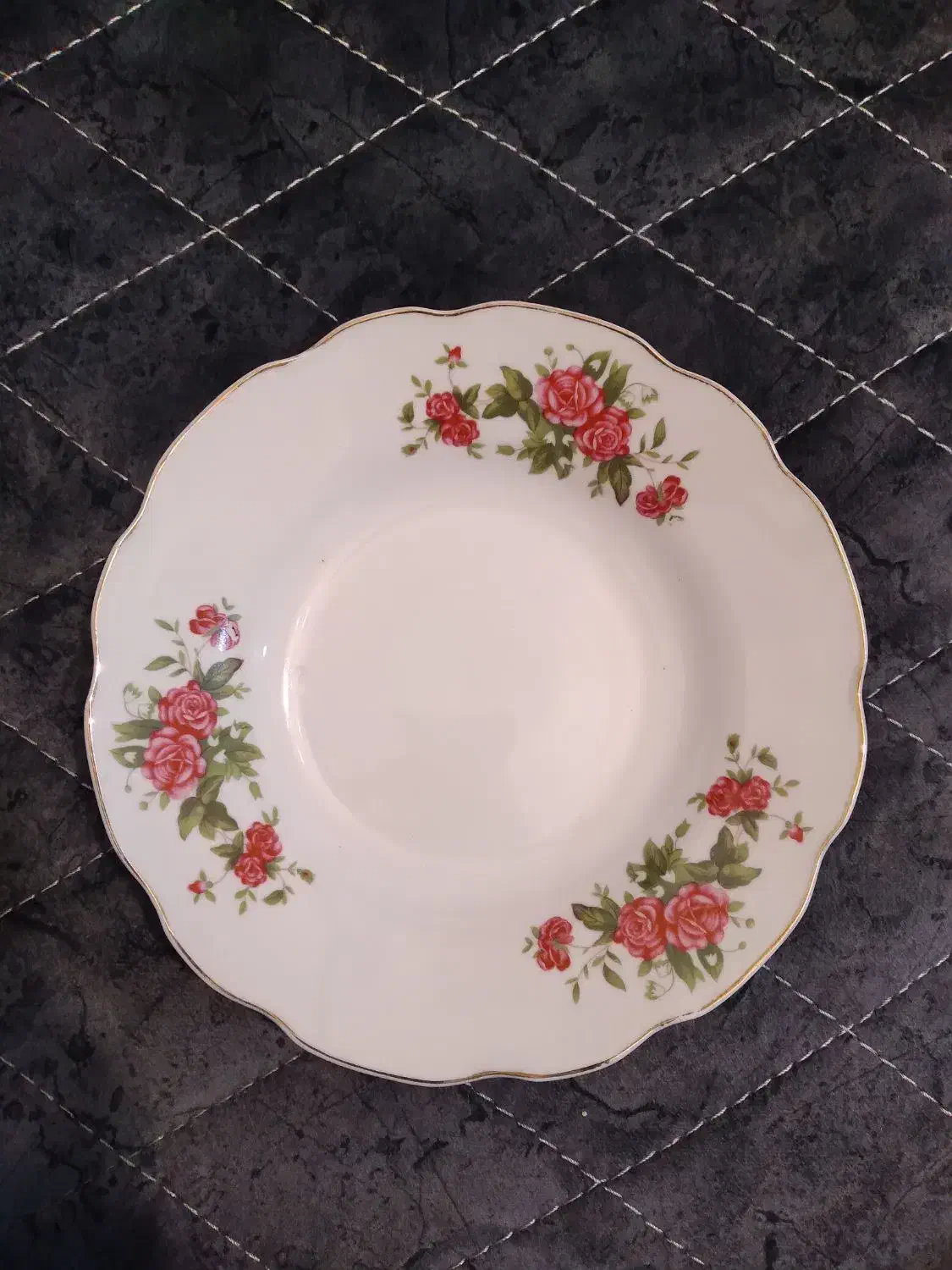 چینی گل سرخی پلوخوری خورشت خوری نو نو|ظروف سرو و پذیرایی|اصفهان, تخت فولاد|دیوار