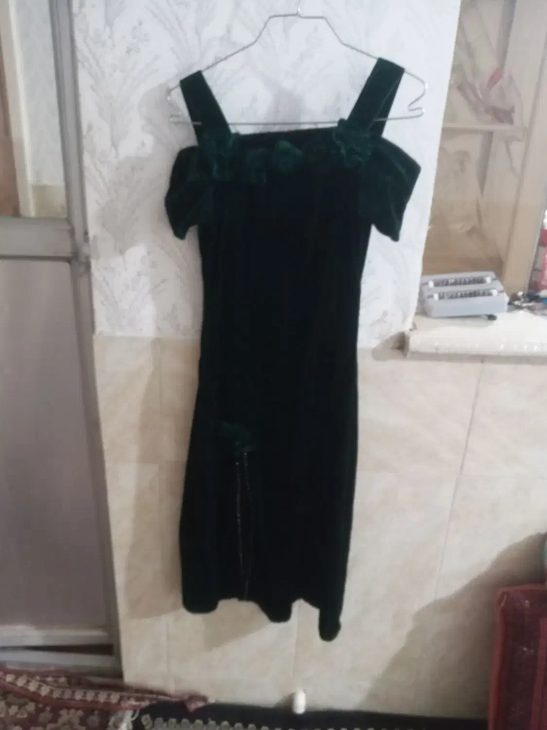 لباس مجلسی قرمزه وسرمه ای دونه ۵۰۰ بقیه ۳۰۰تومن|لباس|سبزوار, قلعه‌نو دهزار|دیوار