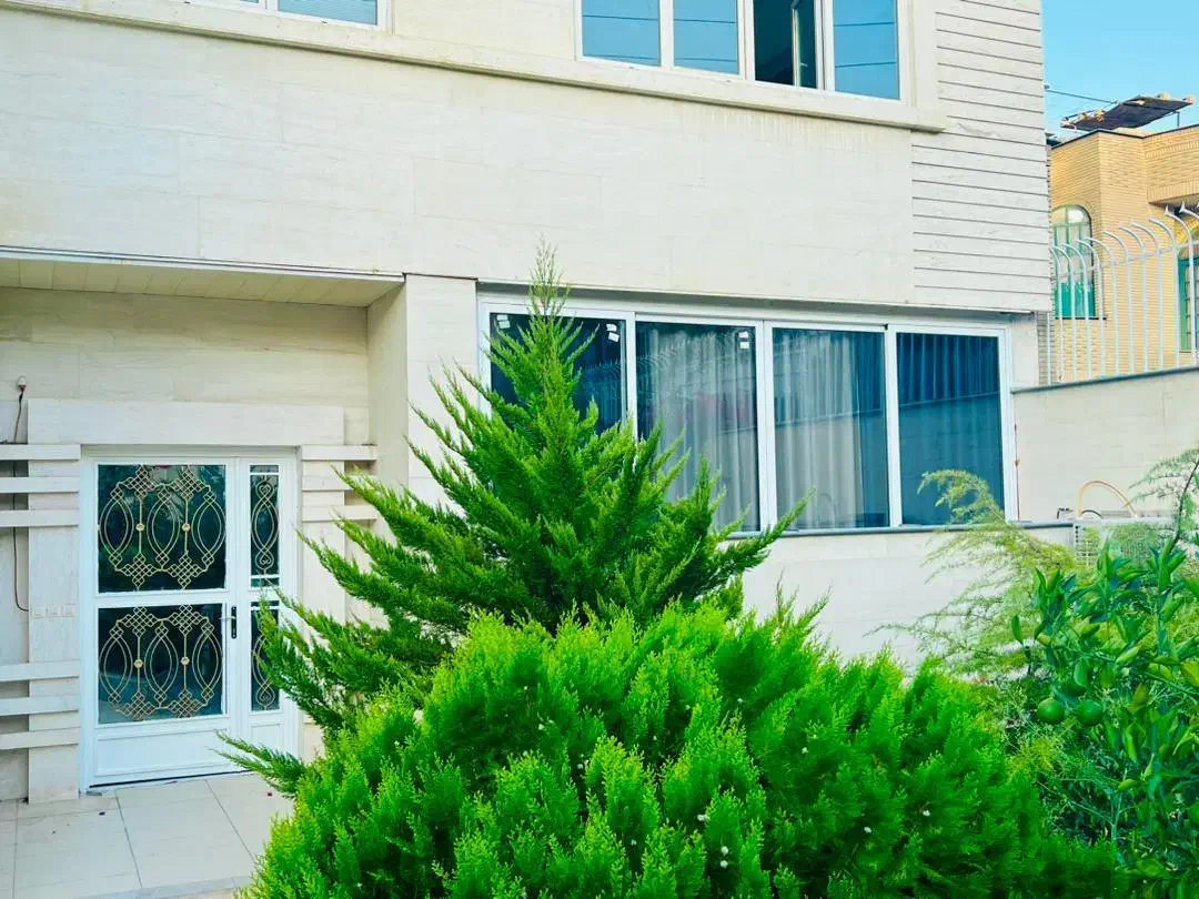 قدوسی غربی۱۳۵متر سالن بزرگ جنوبی با تراس بزرگ|فروش آپارتمان|شیراز, قدوسی غربی|دیوار