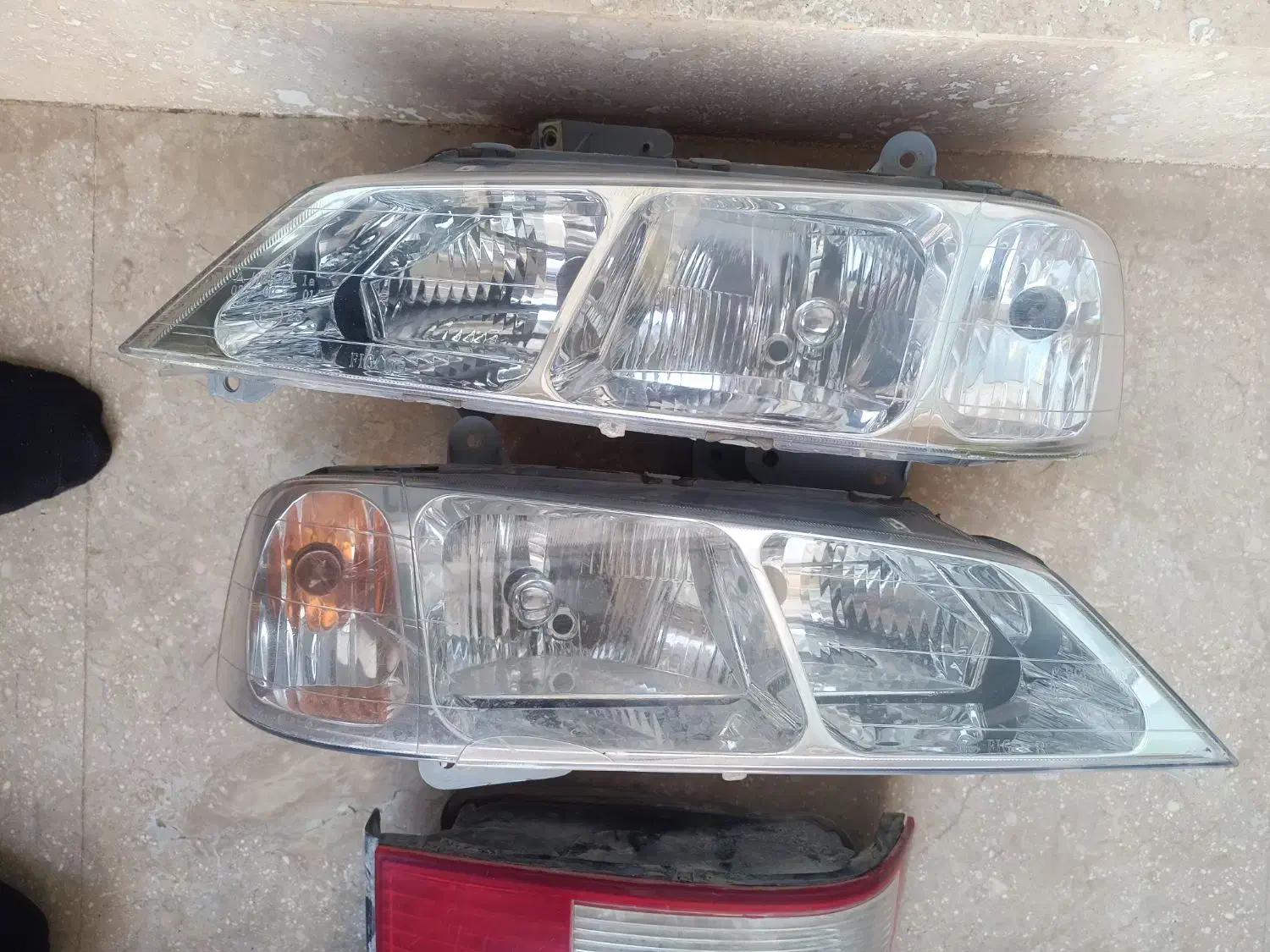 کمک فنر پوسته کوتاه پژو و کله چراغ پارس|قطعات یدکی و لوازم جانبی|مشهد, شاهد (شهرک غرب)|دیوار