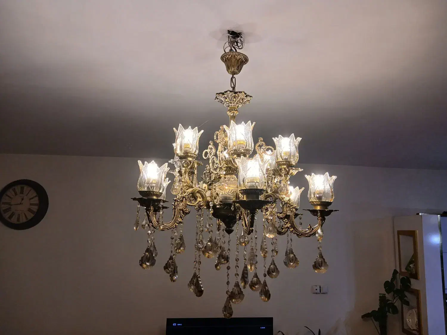 لوستر شیک12شاخه|لوستر و چراغ آویز|نیشابور, فرح بخش|دیوار