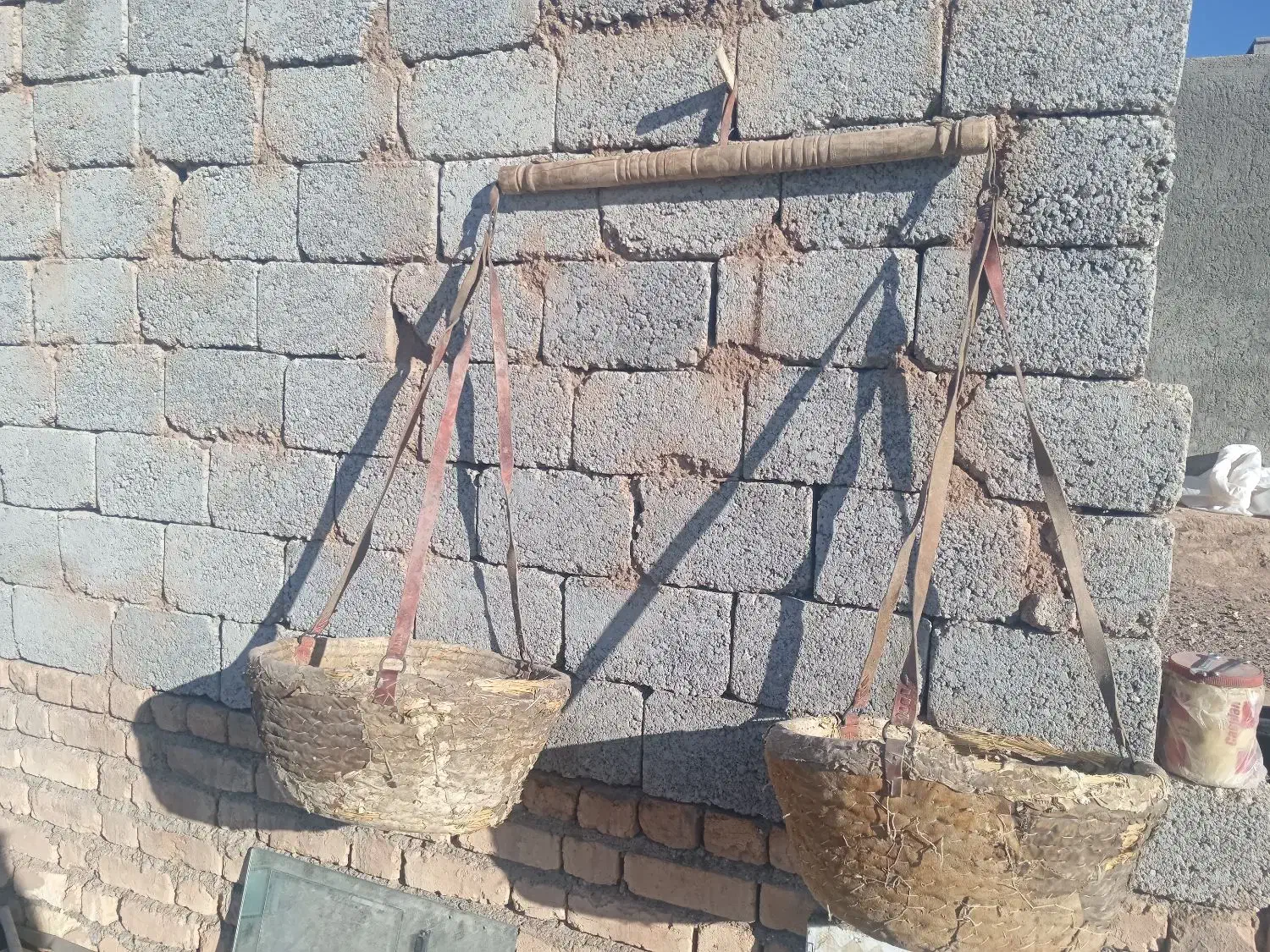 قپان قدیمی|کلکسیون اشیاء عتیقه|کوهپایه, |دیوار