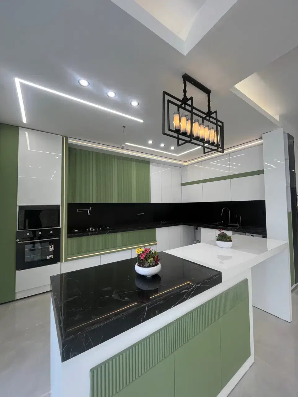 ۲۰۰متر تکواحدی/حیاط اختصاصی/تهاتربا واحدریز/شیک|فروش آپارتمان|مشهد, الهیه|دیوار