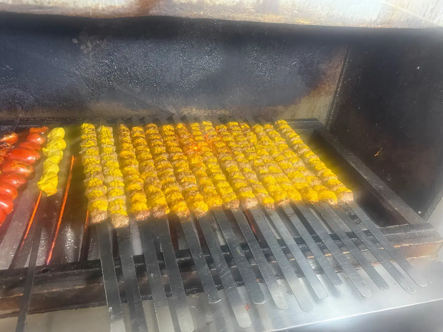 اشپز و کارگر ساده|استخدام خدمات فروشگاه و رستوران|تهران, وصفنارد|دیوار