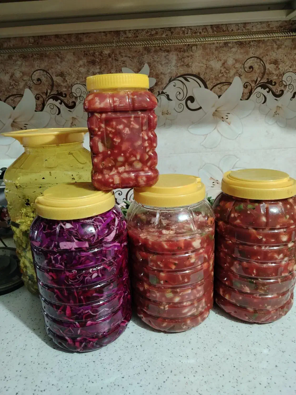 ترشی|خوردنی و آشامیدنی|جزمان, |دیوار