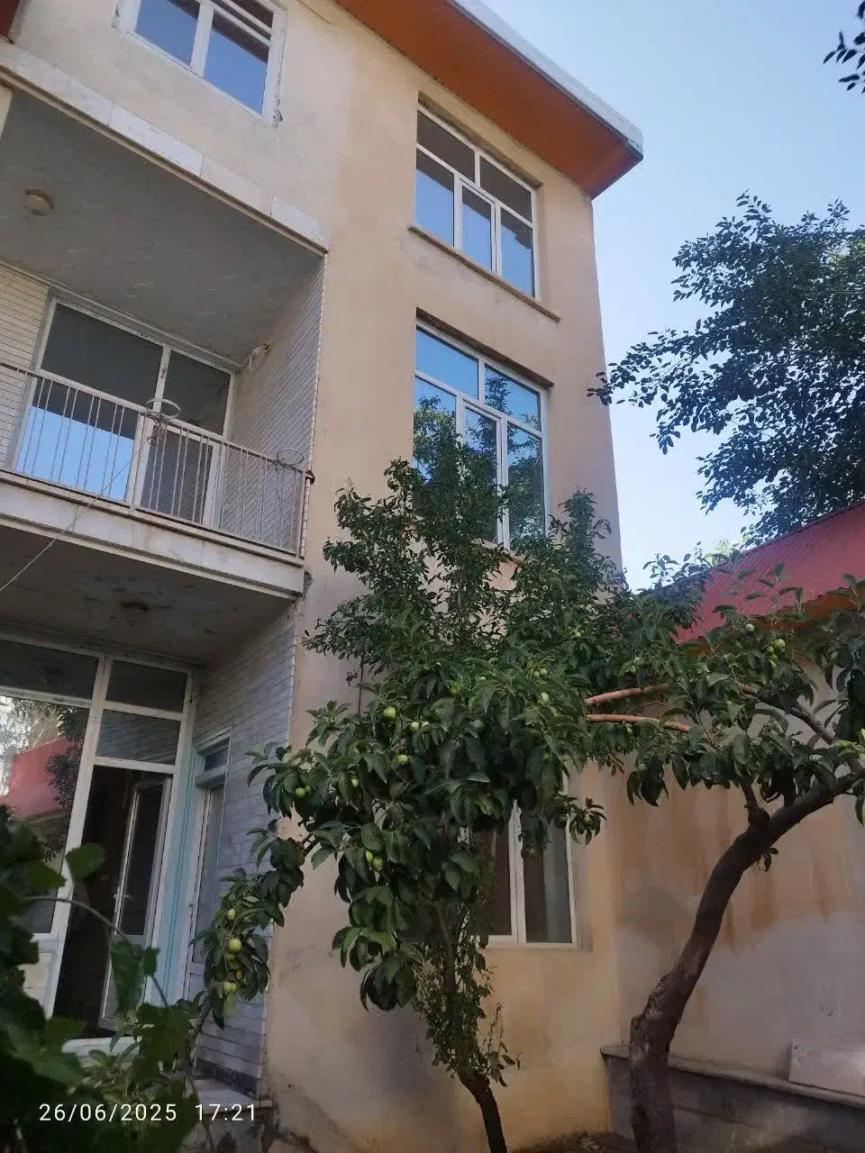 منزل مسکونی میدان اصلی سه نبش زیر قیمت کارشناسی|فروش خانه و ویلا|خوانسار, |دیوار