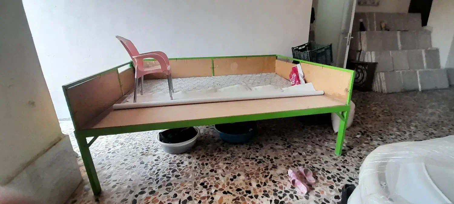 تخت نشیمن|مبلمان خانگی و میز عسلی|یاسوج, |دیوار