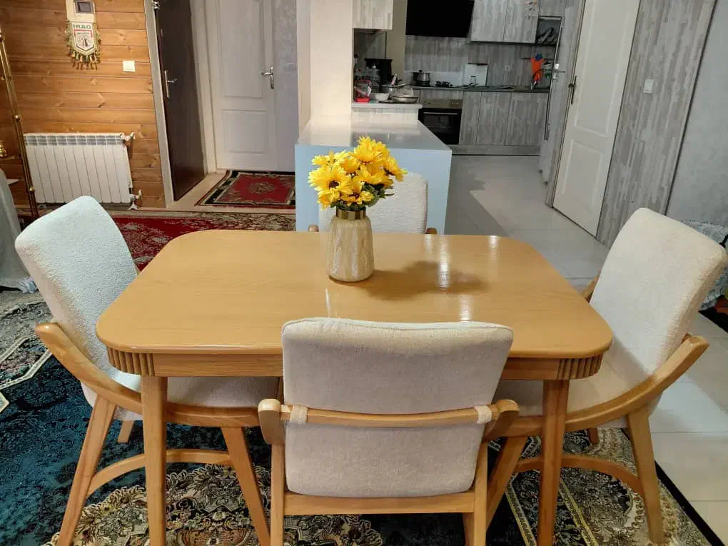 میز و صندلی غذاخوری|میز و صندلی غذاخوری|صدرا-فارس, فاز ۱|دیوار