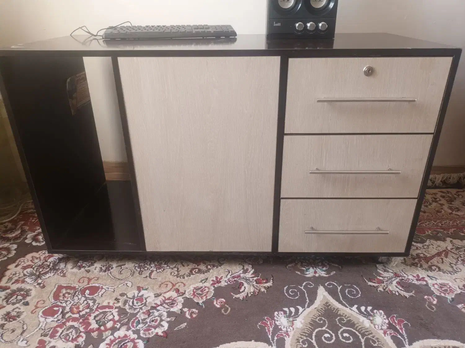 میز دوطرفه که از هر دوطرف کشو داره|میز تحریر و کامپیوتر|چناران, |دیوار