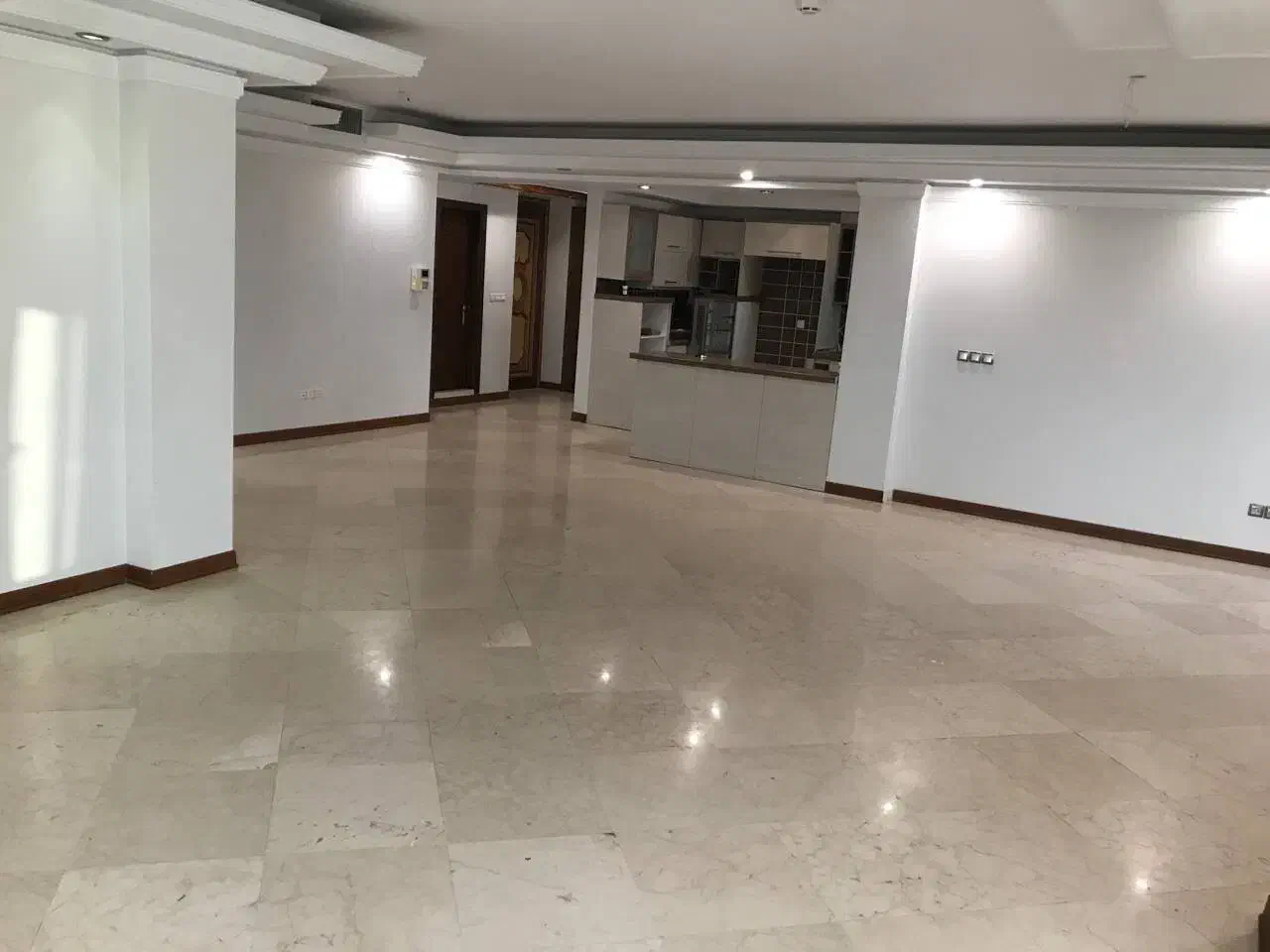 ۱۵۳متر برج باغ سهند فول مشاعات ط۹ بدون مشرف