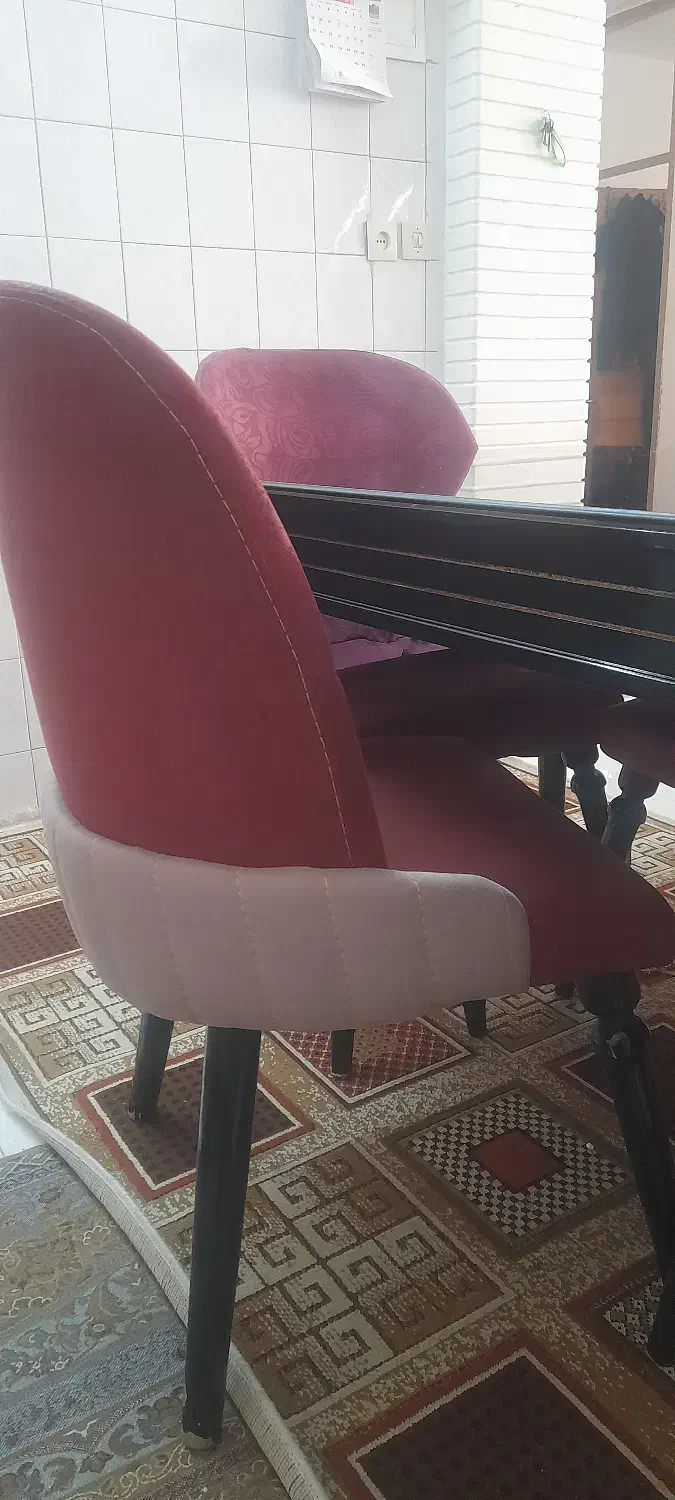 ناهار خوری چهار نفره|میز و صندلی غذاخوری|اصفهان, شاه پسند|دیوار