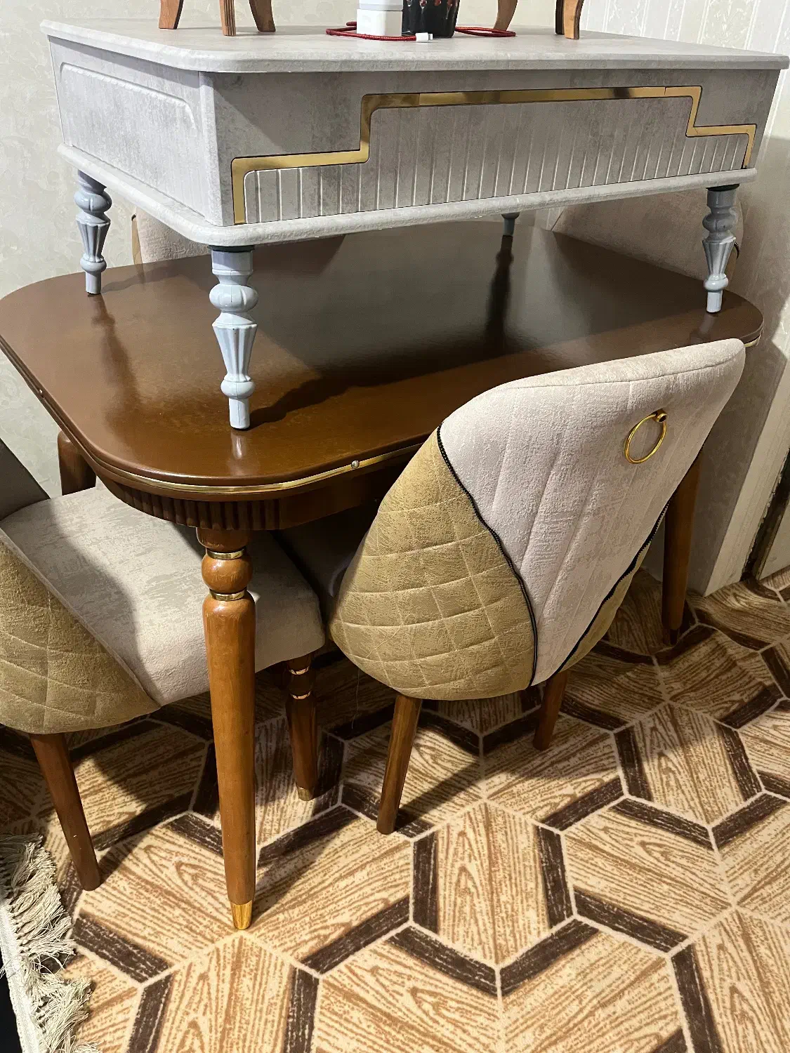 نهار خوری|میز و صندلی غذاخوری|شهرکرد, |دیوار