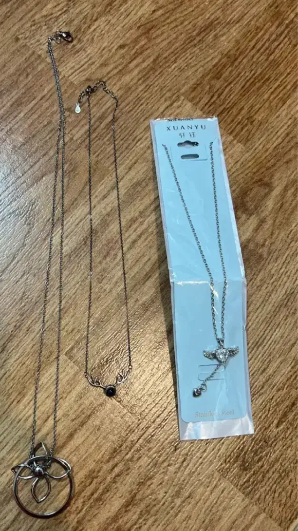 گردن بند دست بند نو|بدلیجات|گنبد کاووس, |دیوار