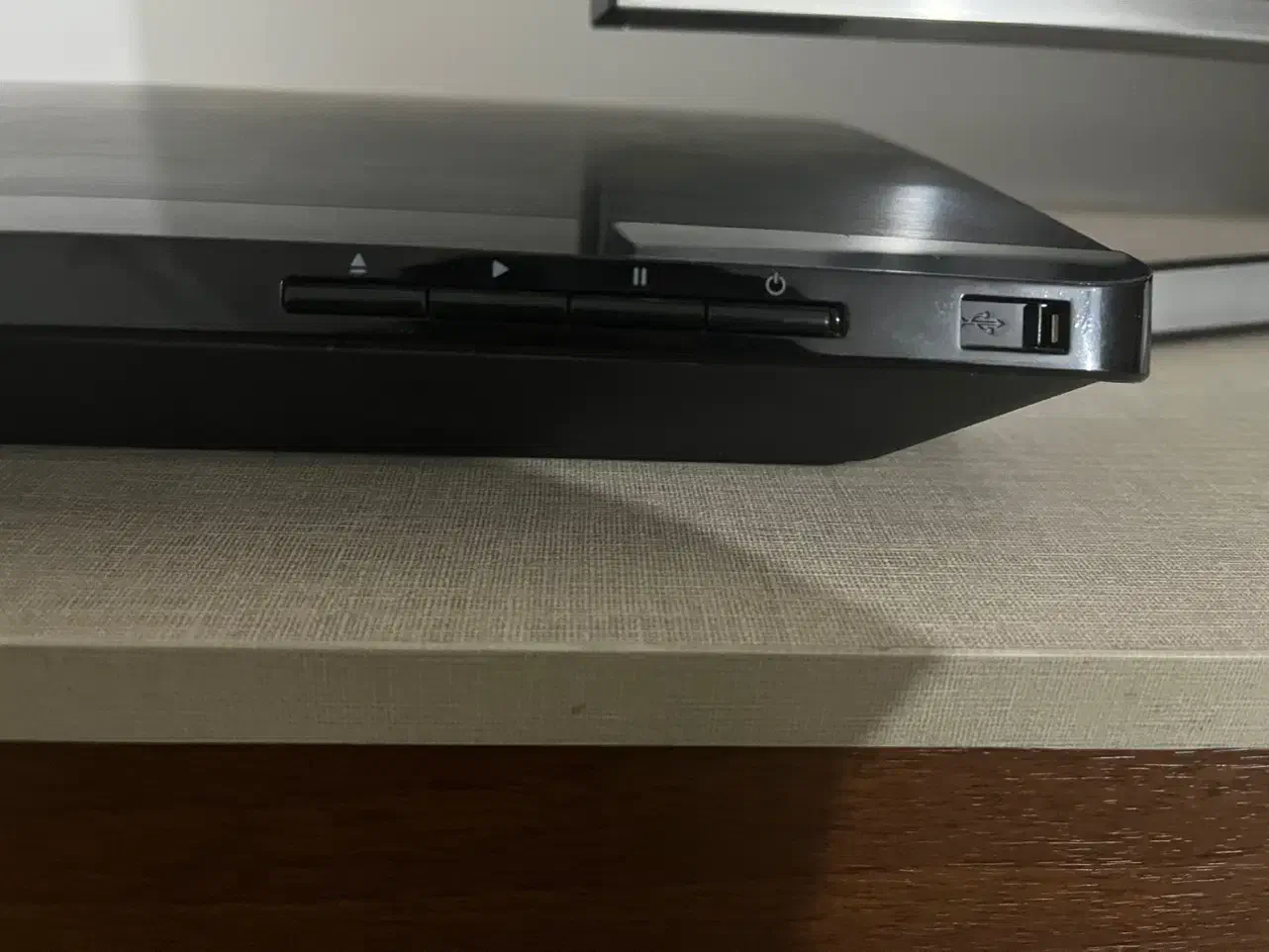 دستگاه بلوری و DVD برند Philips|پخش‌کننده DVD و ویدیو|اسلام‌شهر, شهرک قائمیه|دیوار