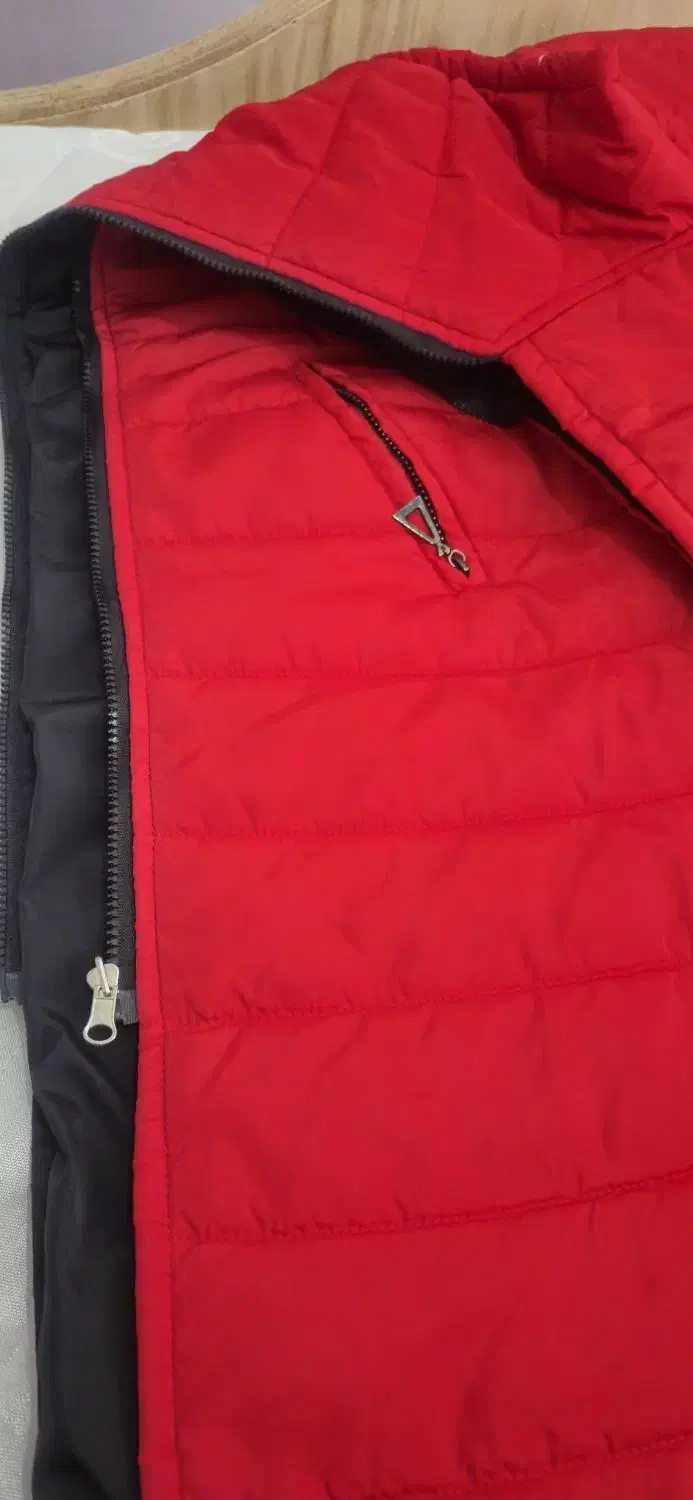 پافر قرمز|لباس|قرچک, باقرآباد|دیوار