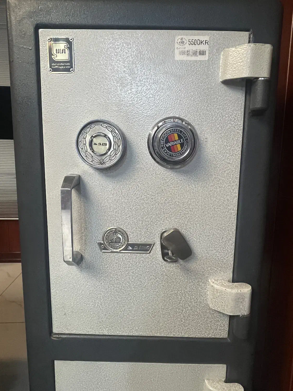 بازکردن تعمیرات بازگشایی قفل رمزگاو صندوق گاوصندوق|خدمات پیشه و مهارت|تهران, بازار|دیوار