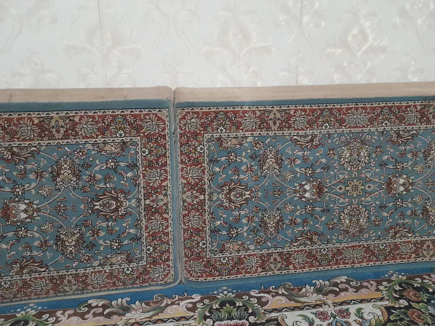 پشتی آبی رنگ|پشتی|الوند, |دیوار