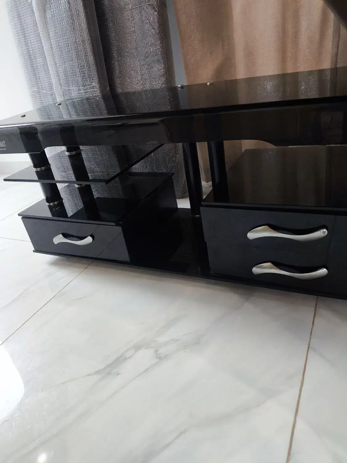 میز تلویزیون شیشه ای|میز تلویزیون|هچیرود, |دیوار