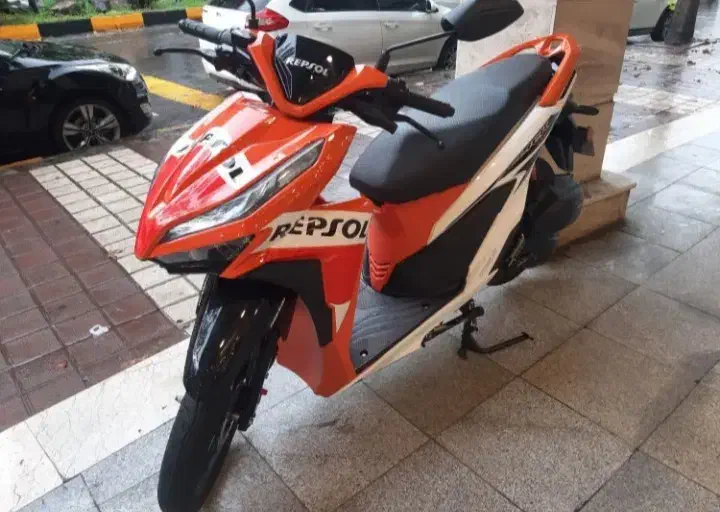 کلیک ۱۵۰|موتورسیکلت|لاهیجان, شیشه گران|دیوار