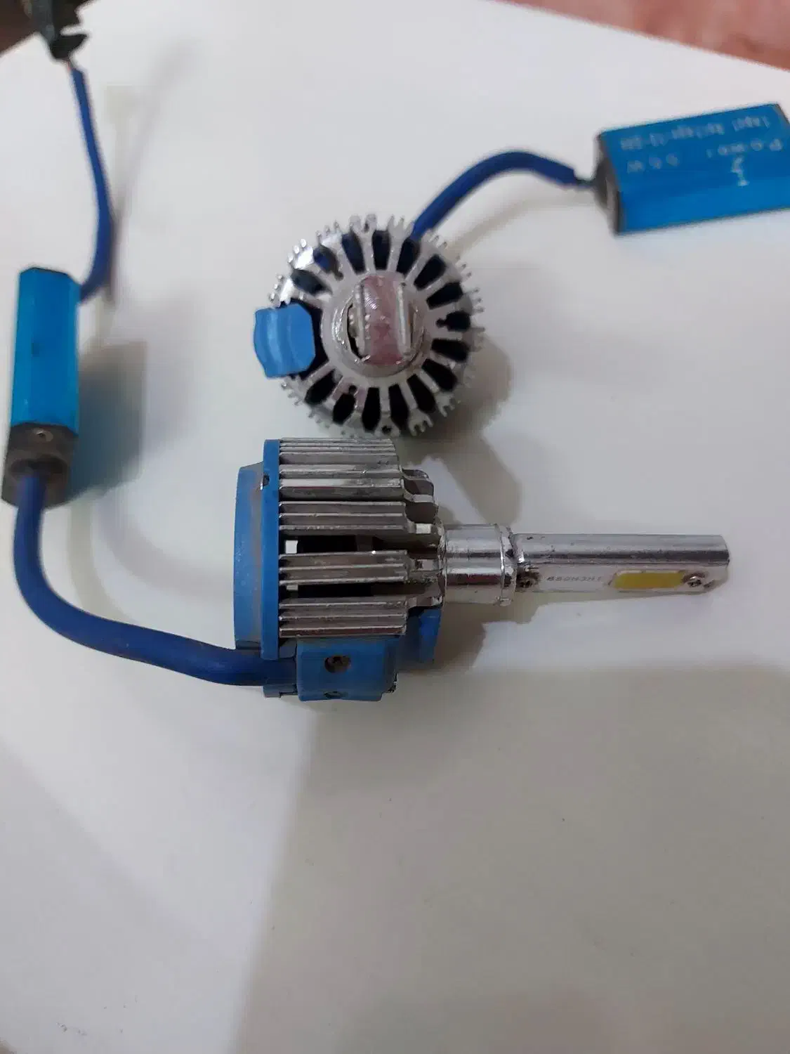 لامپ زنون سالم|لامپ و چراغ|کرمان, |دیوار