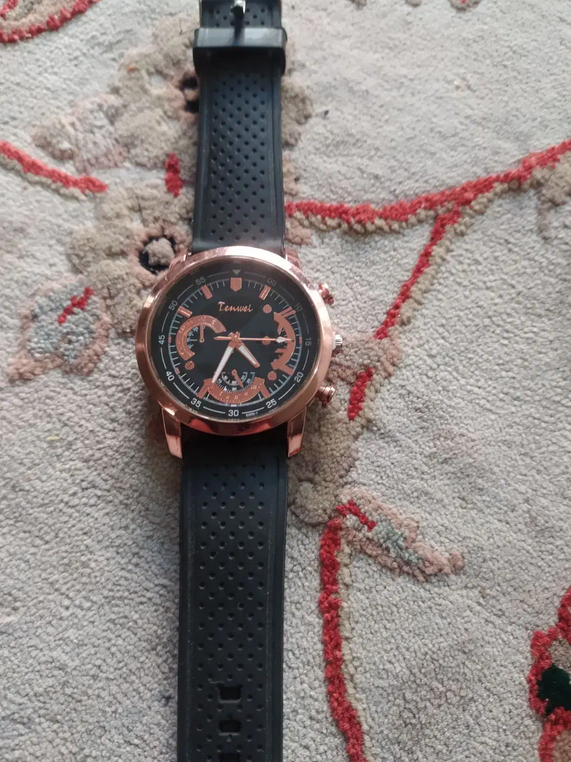 ساعت مچی|ساعت|پیر بکران, |دیوار