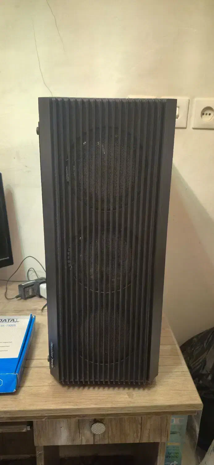 کامپیوتر با لوازم کامل و میز ( سیستم گیم )|رایانه رومیزی|نجفآباد, دلگشا|دیوار