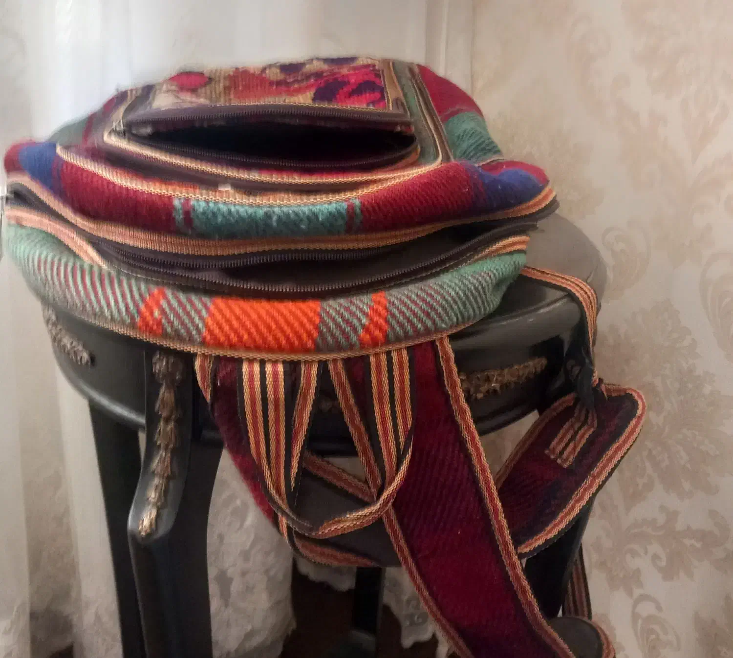 کیف کلیم بافت|کیف، کفش، کمربند|میانه, |دیوار