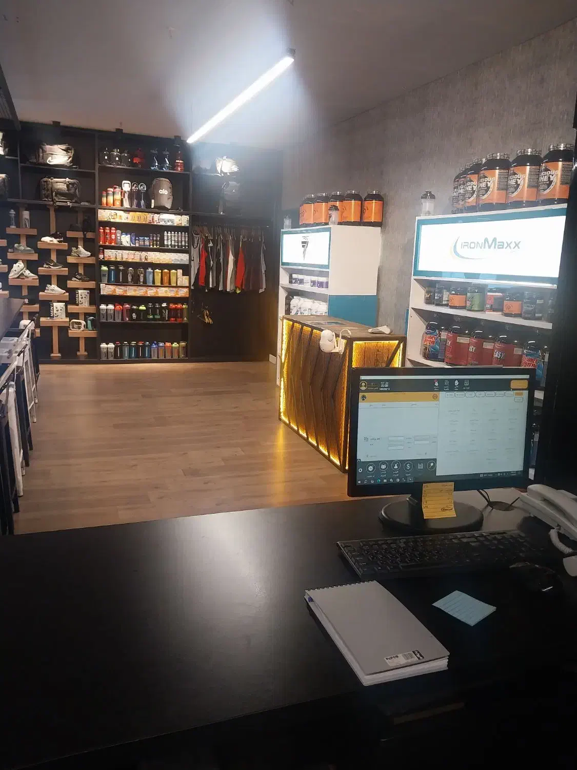 صندوق دار باشگاه|استخدام خدمات فروشگاه و رستوران|تهران, شهرک چیتگر|دیوار